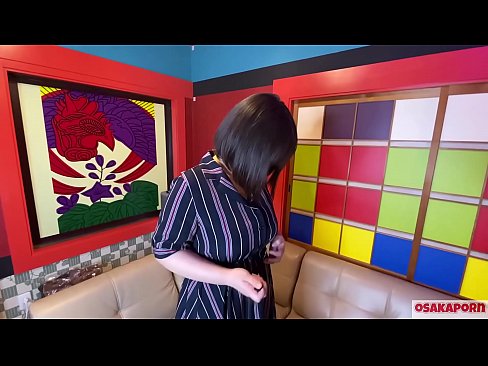 ❤️ Cutie Japanese pẹlu awọn omu nla ṣe baraenisere pẹlu awọn nkan isere ibalopọ ati pe o ni orgasm kan. O sọrọ ninu ifọrọwanilẹnuwo kan nipa iriri onibaje rẹ. Awọn ori omu nla ati obo ti o ni irun ti n kerora. Osaka onihoho ❤❌ Fidio furo ☑